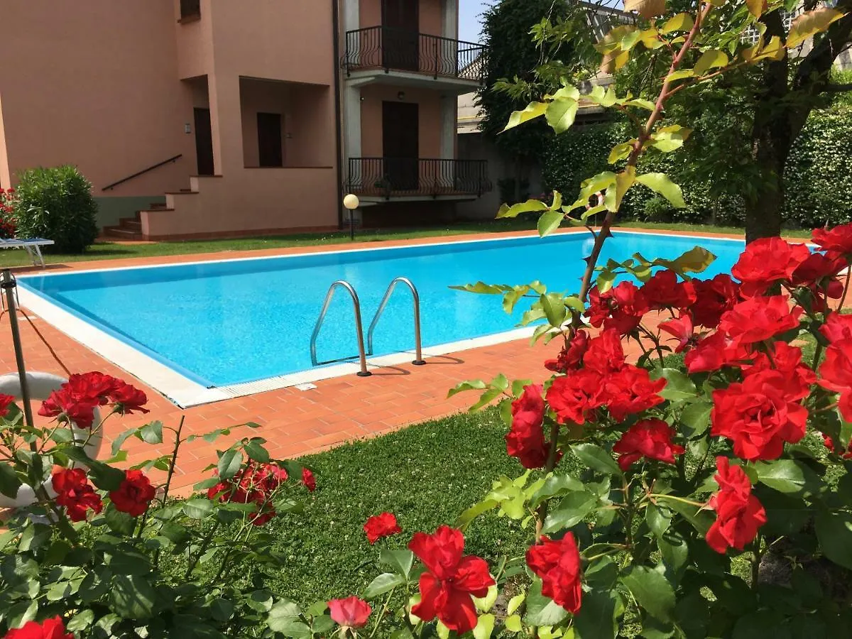 Indesenzano Apartment Desenzano del Garda Italia