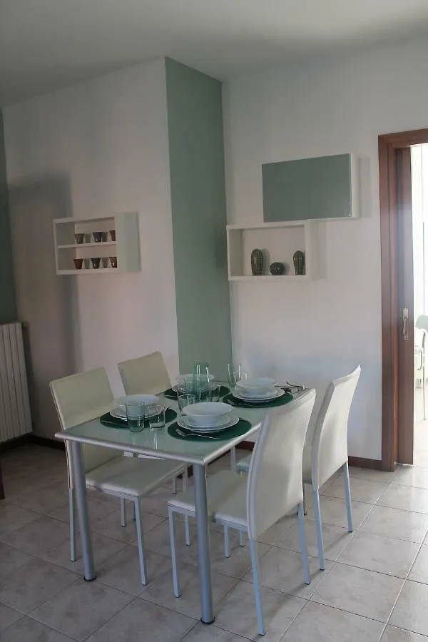 Indesenzano Apartment Desenzano del Garda Italia