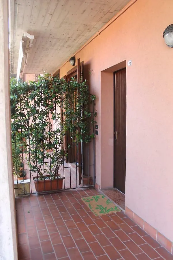 Indesenzano Apartment 代森扎诺-德尔加达