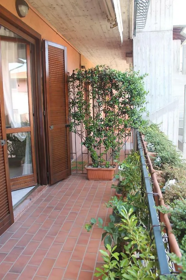 Indesenzano Apartment 代森扎诺-德尔加达 意大利