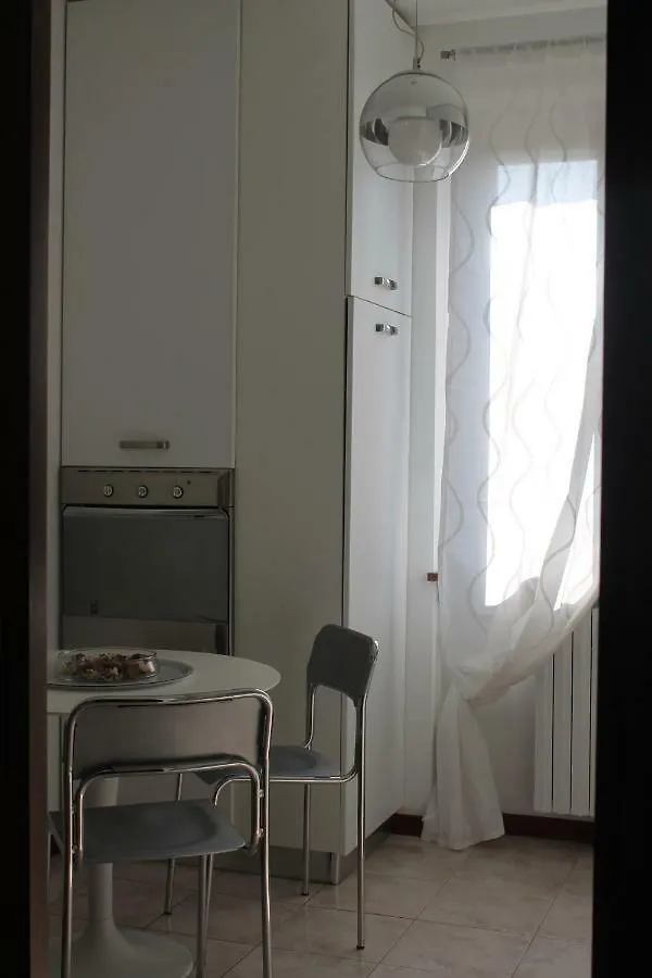 Indesenzano Apartment 代森扎诺-德尔加达