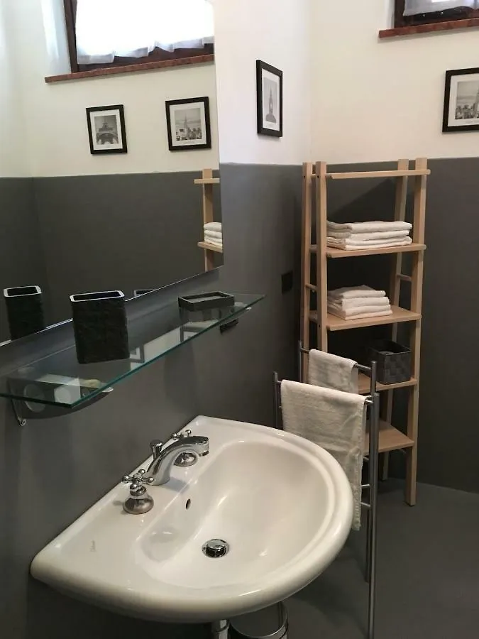 Indesenzano Apartment 代森扎诺-德尔加达 意大利
