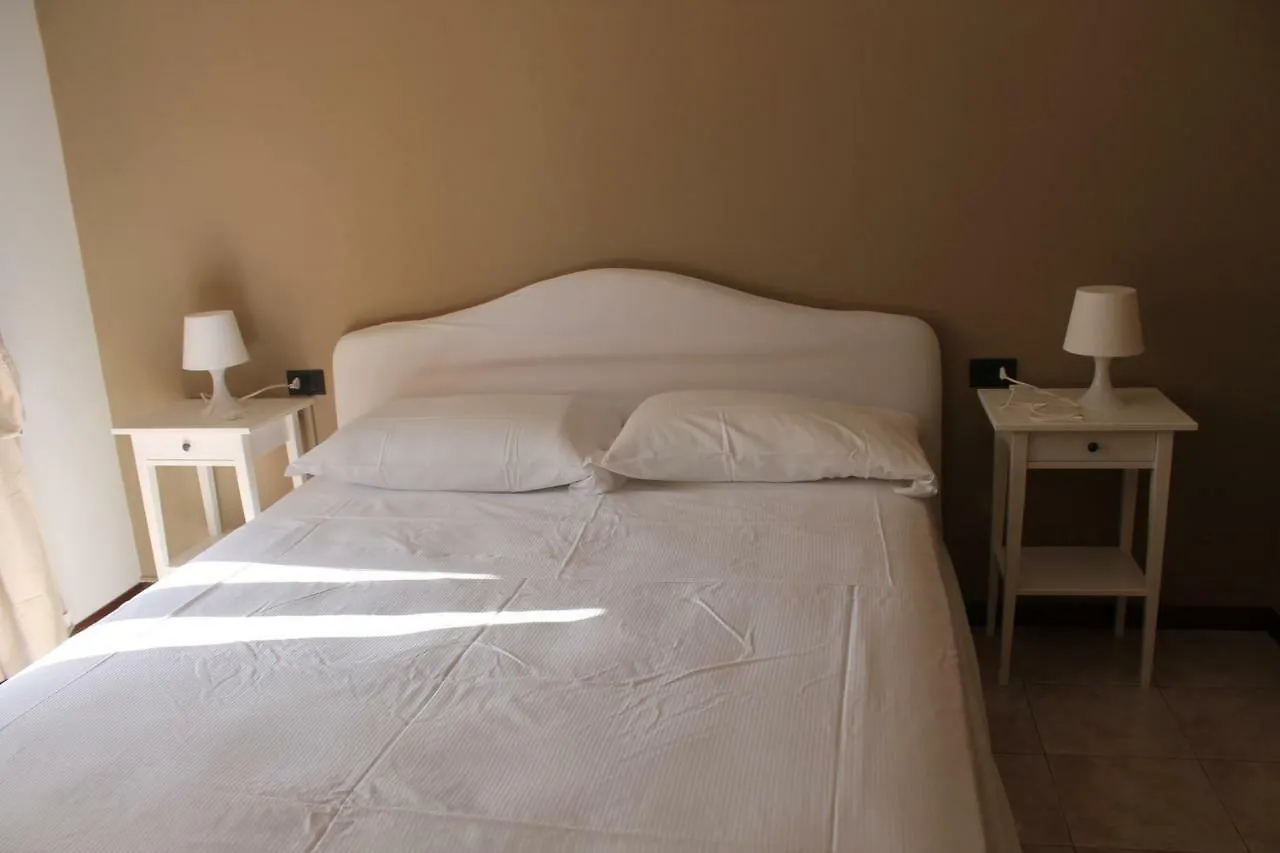 Indesenzano Apartment 代森扎诺-德尔加达